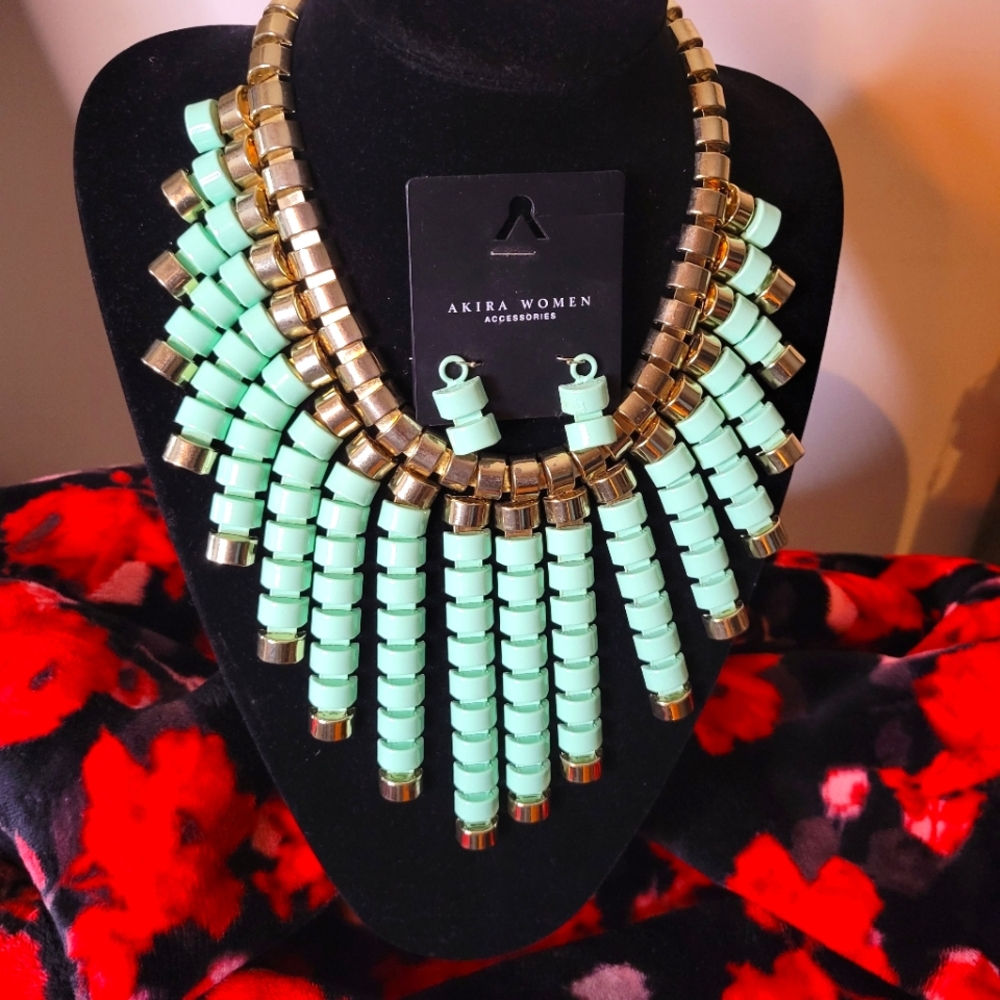 Akira Necklace & Earrings